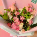 Ramo de rosas y claveles