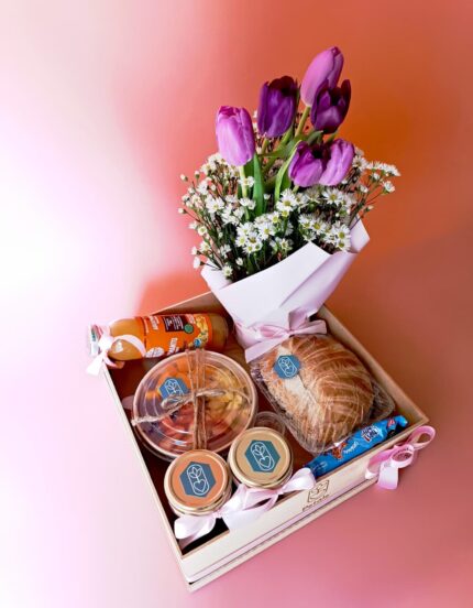 desayuno con tulipanes