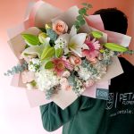 ramo de lirios, rosas y gerberas