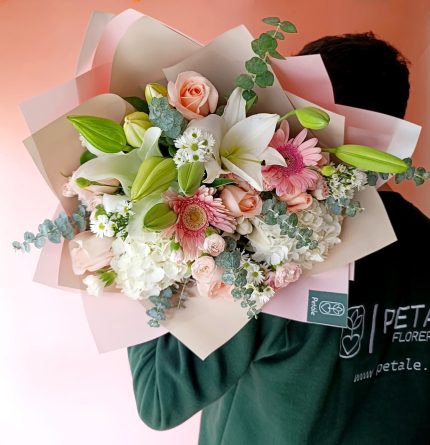 ramo de lirios, rosas y gerberas