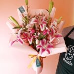 ramo de lirios y tulipanes